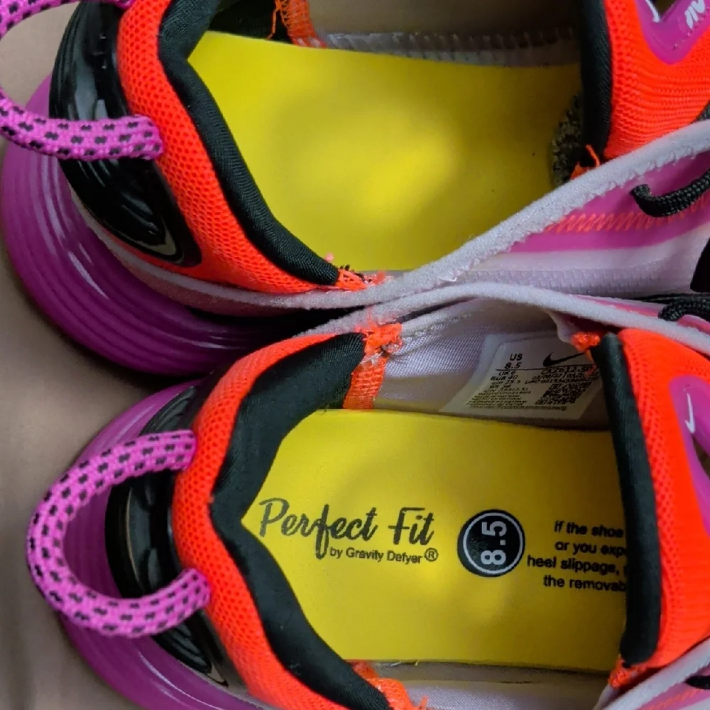 Nike Air Max 2090 Pink and Black Shoes - Picture 5 of 9